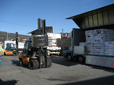 6: 製紙工場へ出荷